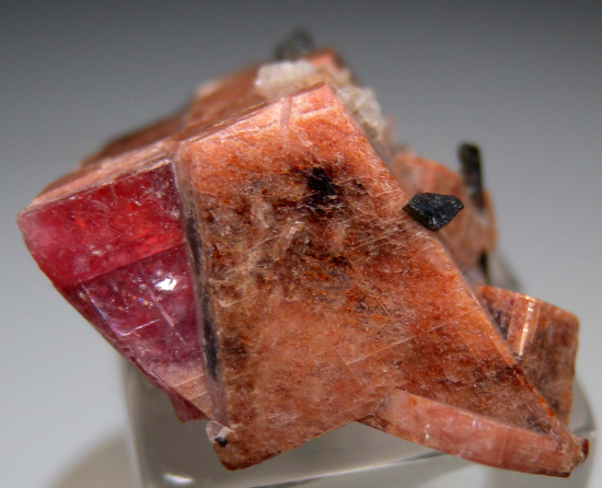 Rhodochrosite from Mont St. Hilaire, Quebec, Canada [db_pics/pics/r285d.jpg]
