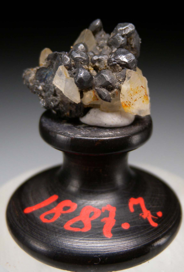 Hessite with Quartz from Botes, Alba Co., Romania [db_pics/pics/r311a.jpg]