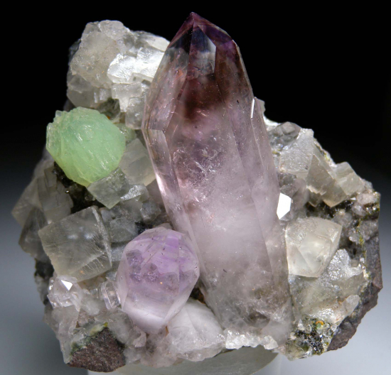 Amethyst with Prehnite, Calcite from Goboboseb Mtns., Erongo Region, Namibia [db_pics/pics/r347a.jpg]