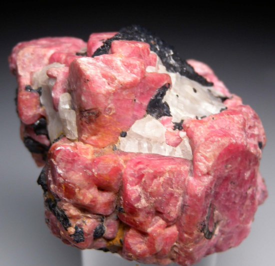 Rhodonite from Franklin, Sussex Co., New Jersey, USA [db_pics/pics/r355c.jpg]
