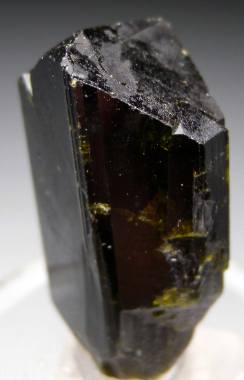 Epidote from Naugas, Rehoboth, Namibia [db_pics/pics/r365d.jpg]