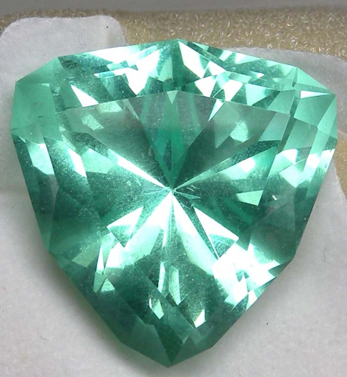 Fluorite gemstone from William Wise Mine, Westmoreland, Cheshire County, New Hampshire, USA [db_pics/pics/r381d.jpg]