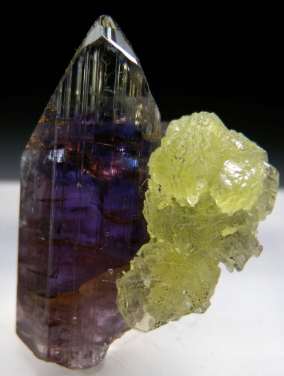 Prehnite on Tanzanite from Merelani Hills, Arusha, Tanzania [db_pics/pics/r385a.jpg]