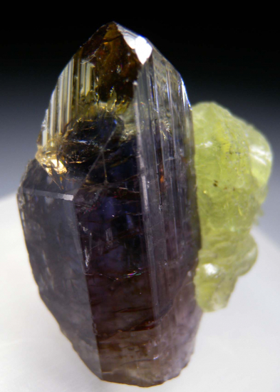 Prehnite on Tanzanite from Merelani Hills, Arusha, Tanzania [db_pics/pics/r385b.jpg]