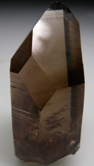 Smokey Quartz from USA [db_pics/pics/r405c.jpg]