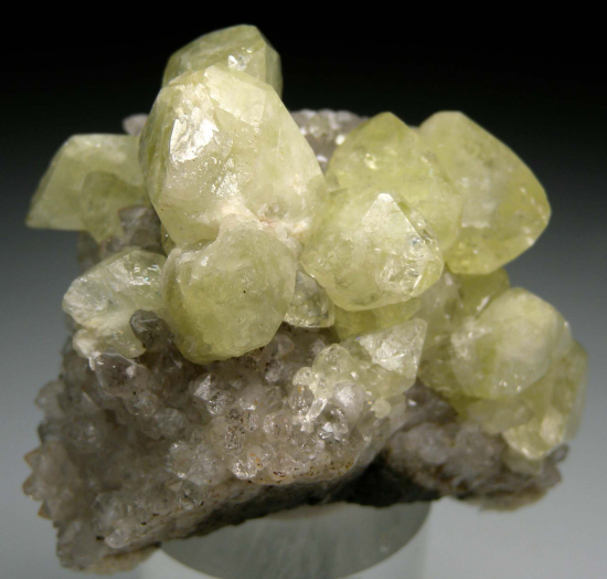 Datolite on Quartz from Prospect Park, Passaic Co., New Jersey, USA [db_pics/pics/r410b.jpg]
