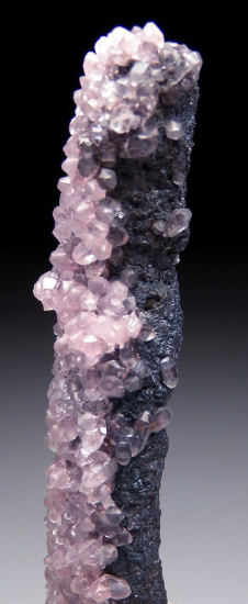 Smithsonite on stalactite from Tsumeb, Namibia [db_pics/pics/r420b.jpg]