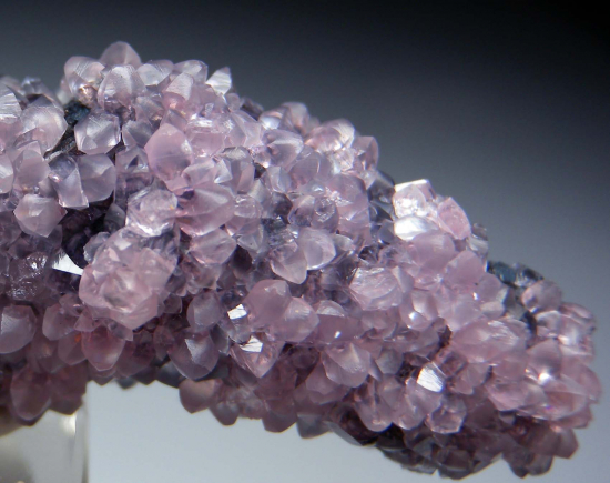 Smithsonite on stalactite from Tsumeb, Namibia [db_pics/pics/r420f.jpg]