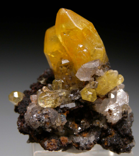 Mimetite from Tsumeb, Namibia [db_pics/pics/r425a.jpg]