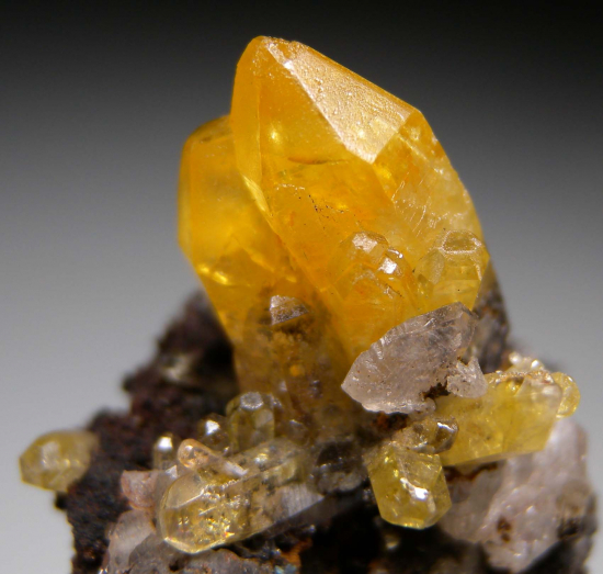 Mimetite from Tsumeb, Namibia [db_pics/pics/r425d.jpg]