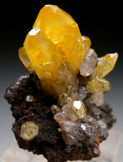 Mimetite from Tsumeb, Namibia [db_pics/pics/r425e.jpg]