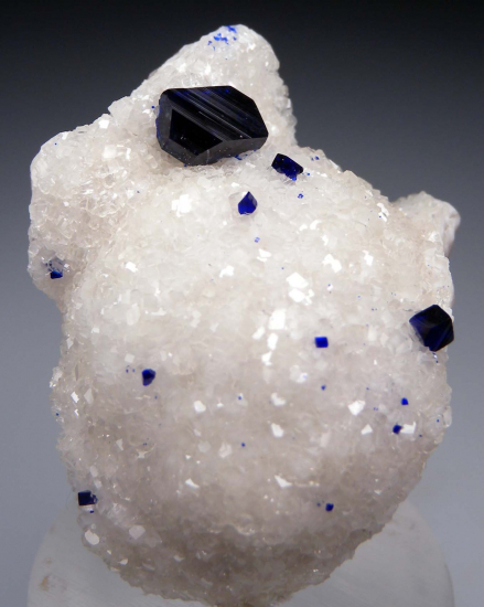 Azurite on Calcite from Tsumeb, Namibia [db_pics/pics/r432d.jpg]