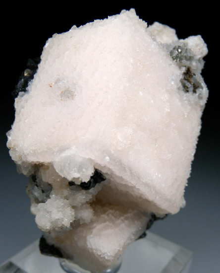 Quartz over Calcite from Inglaterra Mine, Santa Eulalia, Chihuahua, Mexico [db_pics/pics/r456d.jpg]