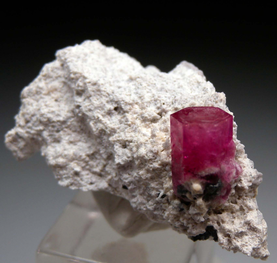 Red Beryl from Violet Claim, Wah Wah Mtns., Beaver Co., Utah, USA [db_pics/pics/r484a.jpg]