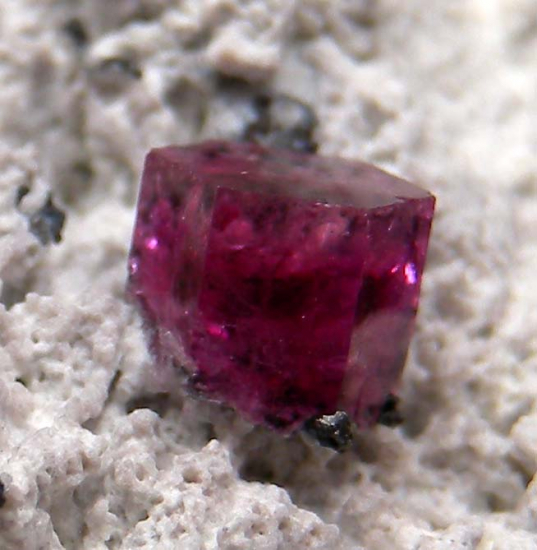 Red Beryl from Violet Claim, Wah Wah Mtns., Beaver Co., Utah, USA [db_pics/pics/r494c.jpg]