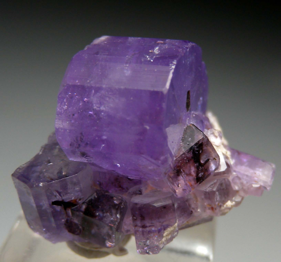 Apatite from Kunar Prov., Afghanistan [db_pics/pics/r501b.jpg]