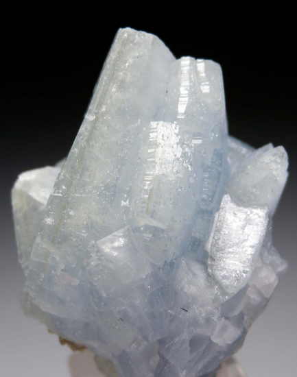 Prehnite from Merelani Hills, Arusha, Tanzania [db_pics/pics/r530c.jpg]