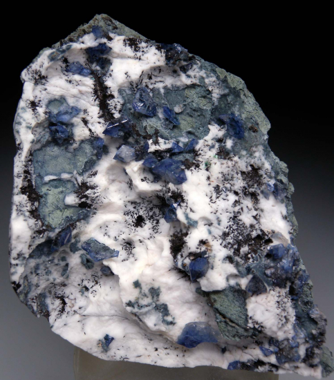 Benitoite from Gem Mine, San Benito Co., California, USA [db_pics/pics/r536a.jpg]