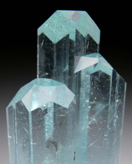Aquamarine from Shigar Valley, Gilgit-Baltistan, Pakistan [db_pics/pics/r539d.jpg]