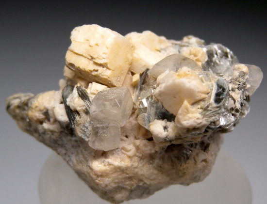 Phenakite from Mount Antero, Chaffee Co., Colorado, USA [db_pics/pics/r550a.jpg]