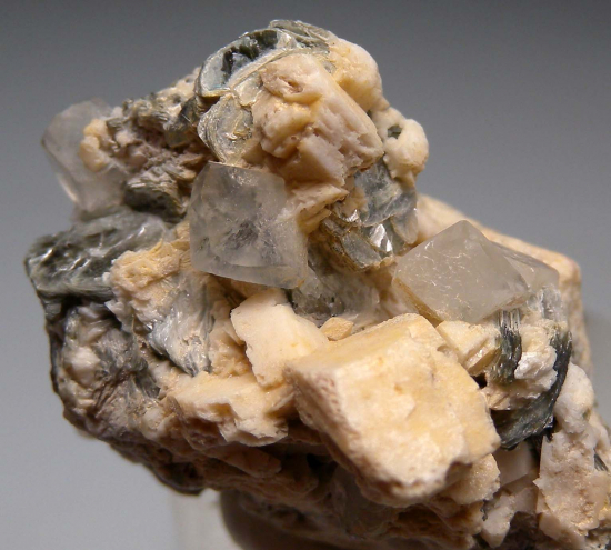 Phenakite from Mount Antero, Chaffee Co., Colorado, USA [db_pics/pics/r550d.jpg]