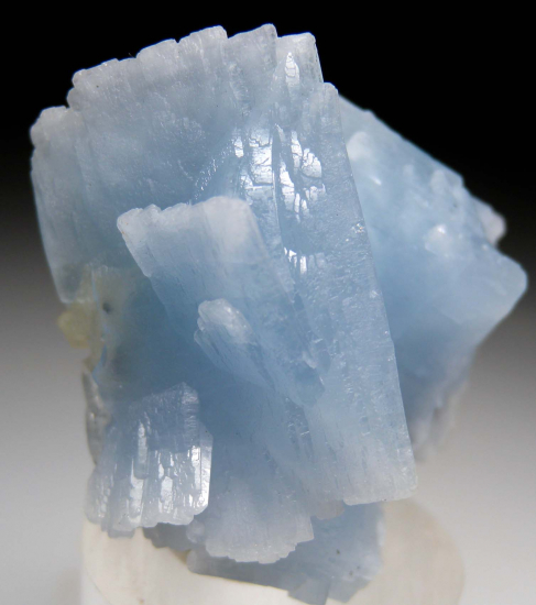 Prehnite from Merelani Hills, Arusha, Tanzania [db_pics/pics/r603c.jpg]