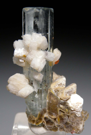 Aquamarine from San Diego Co., California, USA [db_pics/pics/r615a.jpg]