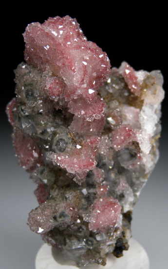 Apophyllite over Calcite with Quartz from 2nd Sovetskii Mine, Dalnegorsk, Primorsky Krai, Russia [db_pics/pics/r618a.jpg]