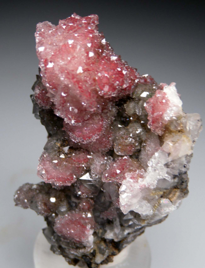 Apophyllite over Calcite with Quartz from 2nd Sovetskii Mine, Dalnegorsk, Primorsky Krai, Russia [db_pics/pics/r618b.jpg]