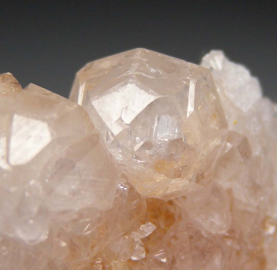 Grossular from Stifle Memorial Claim, Georgetown, El Dorado Co., California, USA [db_pics/pics/r648c.jpg]