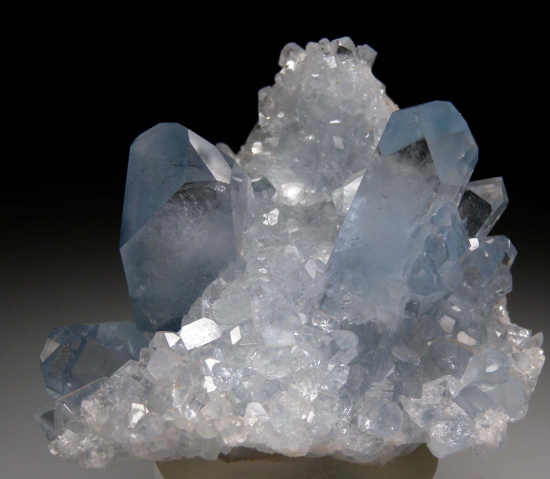 Celestite from Sakoany deposit, Mitsinjo District, Boeny, Madagascar [db_pics/pics/r657a.jpg]