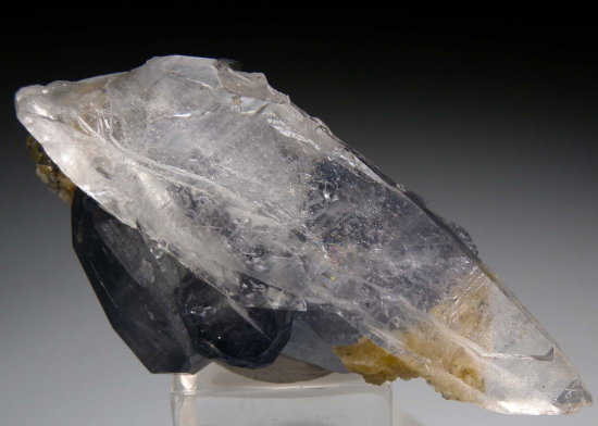 Apatite on Quartz from Panasquiera, Portugal [db_pics/pics/r659b.jpg]