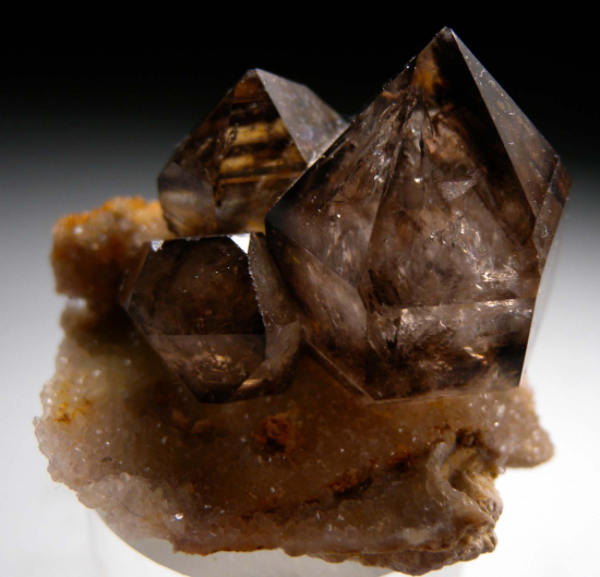 Smokey Quartz from Anderson's Gully, Moorella, Victoria, Australia [db_pics/pics/r679a.jpg]
