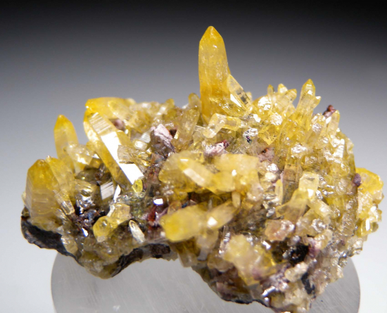 Mimetite from Tsumeb, Namibia [db_pics/pics/r685a.jpg]