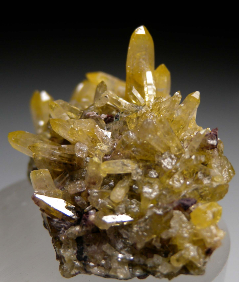 Mimetite from Tsumeb, Namibia [db_pics/pics/r685b.jpg]