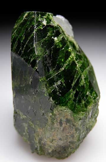 Chrome Diopside from Malacacheta, Minas Gerais, Brazil [db_pics/pics/sa586a.jpg]