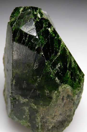 Chrome Diopside from Malacacheta, Minas Gerais, Brazil [db_pics/pics/sa586c.jpg]