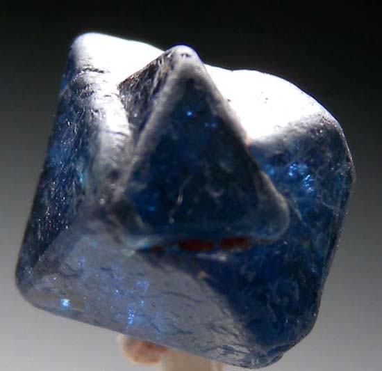 Spinel from Kagoro, Kaduna State, Nigeria [db_pics/pics/spi1b.jpg]