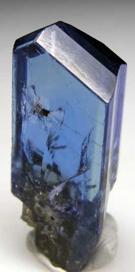 Tanzanite from Merelani Hills, Arusha Region, Tanzania [db_pics/pics/t36b.jpg]
