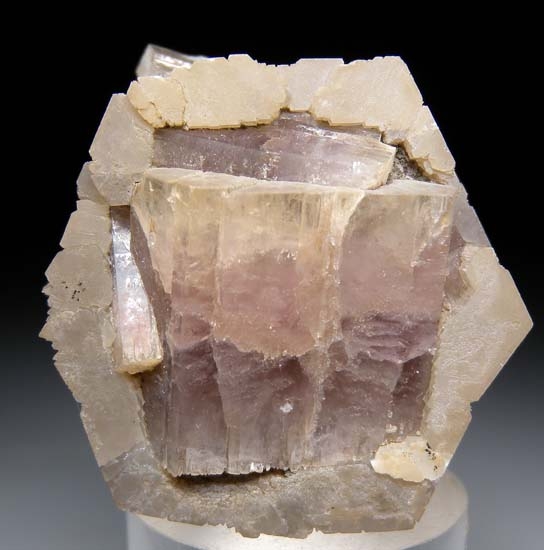 Aragonite from Minglanilla Mine, Castilla-La Mancha, Spain [db_pics/pics/t616a.jpg]