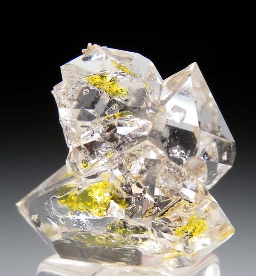 Oil in Quartz from Zhob, Balochistan, Pakistan [db_pics/pics/t623b.jpg]