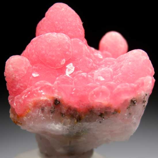 Rhodochrosite from Oppu Mine, Aomori Prefecture, Honshu Island, Japan [db_pics/pics/t777b.jpg]