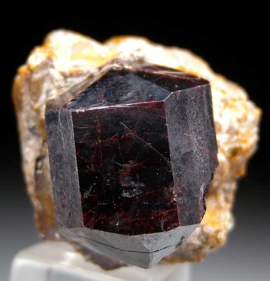 Rutile from Champion Mine, White Mts, Mono Co., California, USA [db_pics/pics/t779a.jpg]