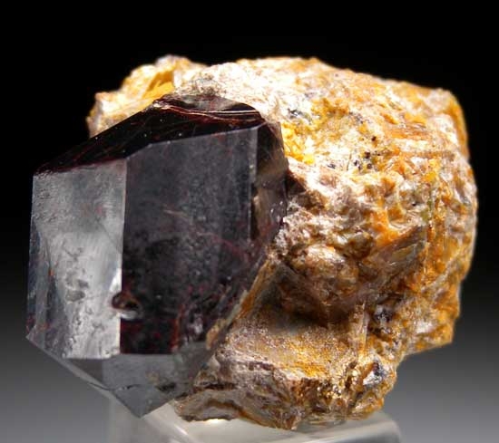 Rutile from Champion Mine, White Mts, Mono Co., California, USA [db_pics/pics/t779b.jpg]