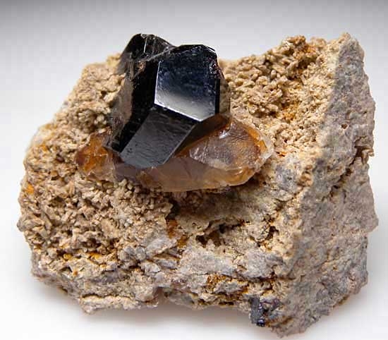 Rutile with Quartz from Mount Kaputjugh, Paragachai, Orubad District, Syunik Province, Armenia [db_pics/pics/tu20a.jpg]