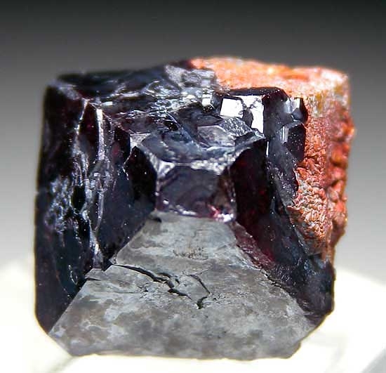 Cuprite with Copper from Poteryaevskoe Mine, Rubtsovskoe Deposit, Western Siberia, Russia [db_pics/pics/tu79a.jpg]